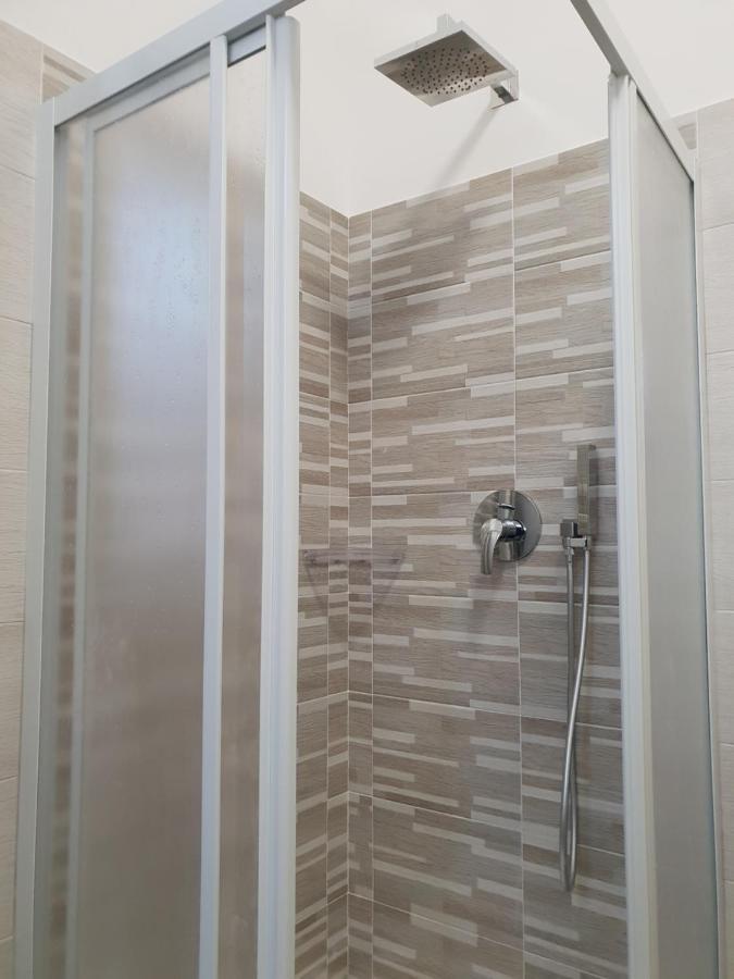 Leader Apartment 4 - Monzino - Hockey Msg Arena - Linate - Милано Екстериор снимка