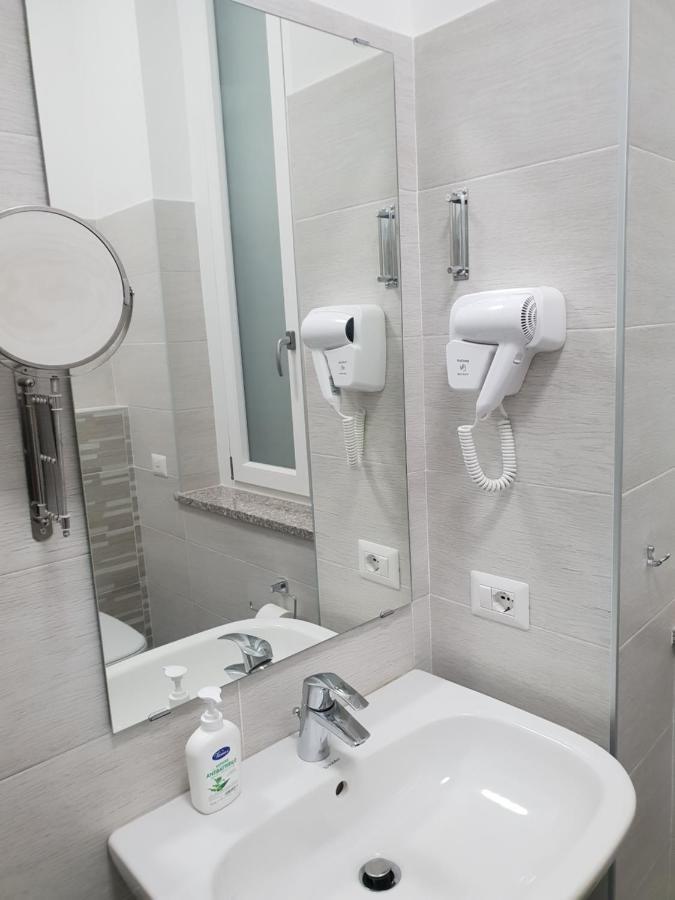 Leader Apartment 4 - Monzino - Hockey Msg Arena - Linate - Милано Екстериор снимка