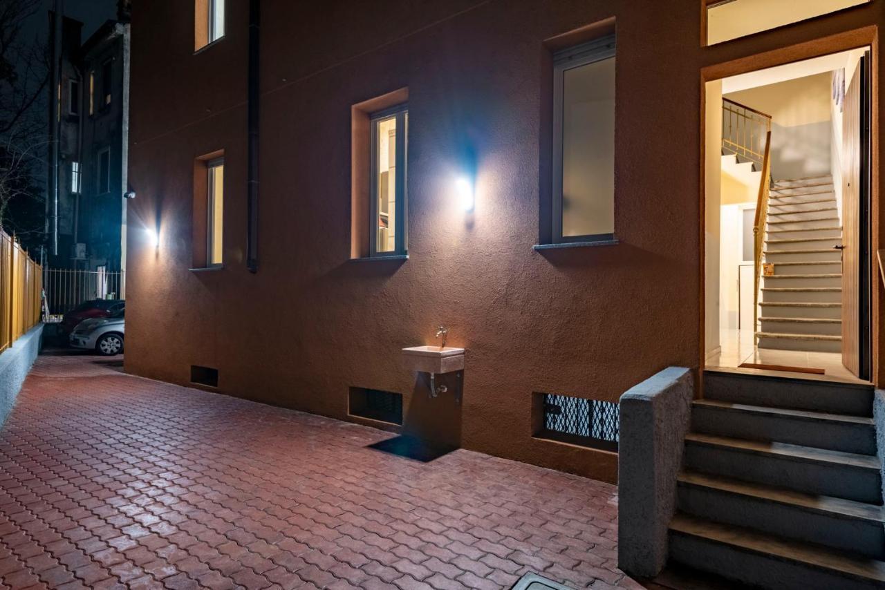 Leader Apartment 4 - Monzino - Hockey Msg Arena - Linate - Милано Екстериор снимка