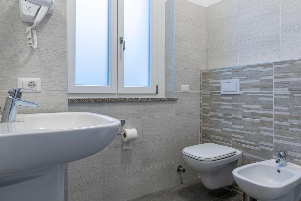 Leader Apartment 4 - Monzino - Hockey Msg Arena - Linate - Милано Екстериор снимка