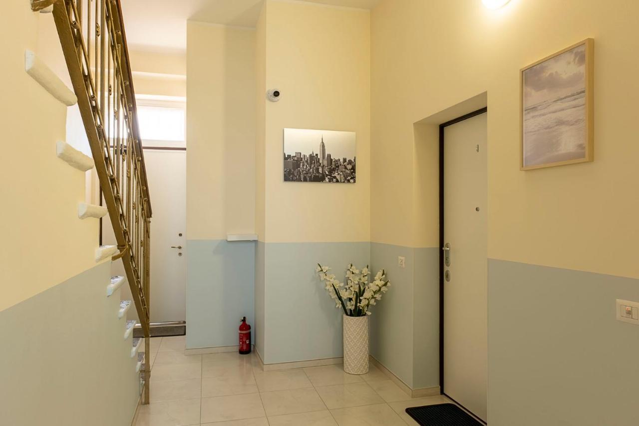 Leader Apartment 4 - Monzino - Hockey Msg Arena - Linate - Милано Екстериор снимка