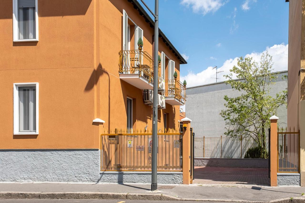 Leader Apartment 4 - Monzino - Hockey Msg Arena - Linate - Милано Екстериор снимка